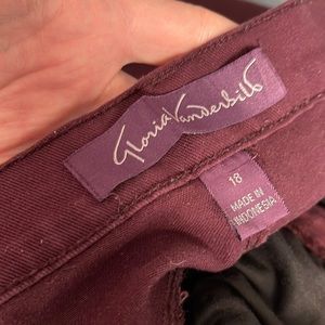 Gloria Vanderbilt wine colored jeans. Have some stretch. Color is rich. Size 18.